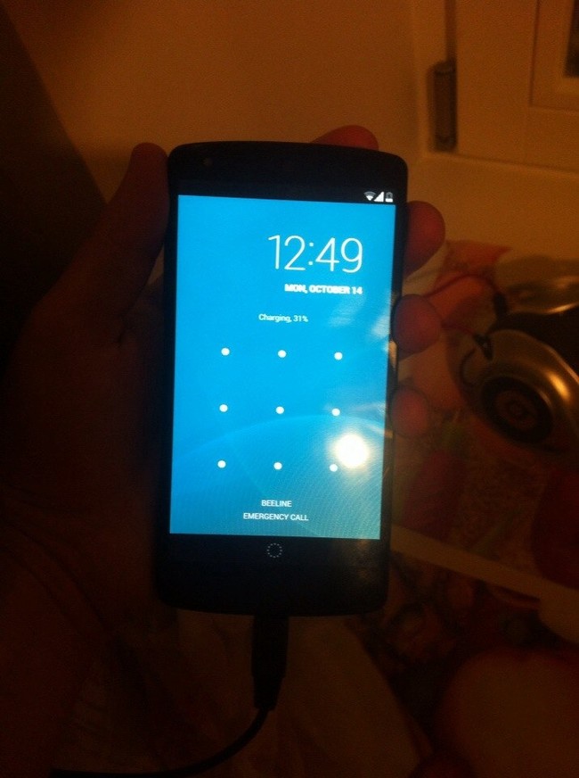 Nexus 5 tiếp tục "lộ hàng" rõ ràng hơn