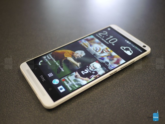  HTC One Max được trang bị màn hình IPS 5,9 inch độ phân giải 1080p cùng vi xử lý lõi tứ Snapdragon 600 tốc độ 1,7 GHz với nhân đồ họa Adreno 320 và 2 GB RAM.