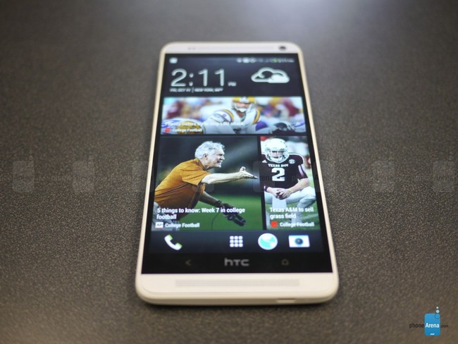 Giống với HTC One mini, phần rìa màn hình của HTC One Max được gia công sao cho hơi nhô lên một chút.
