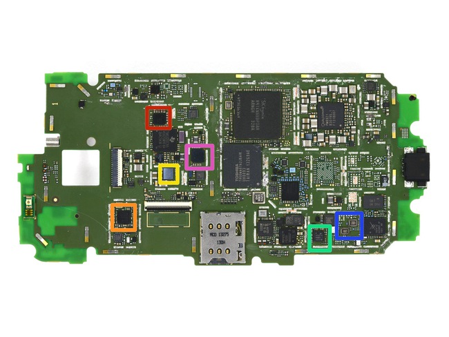 “Mổ bụng” Moto X: Linh kiện cao cấp, bố trí hợp lý
