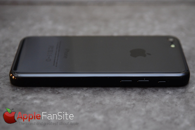 Thêm ảnh và video thực tế về iPhone 5C màu đen