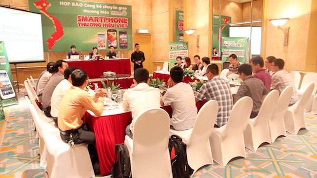  Toàn cảnh buổi họp báo công bố chuyển giao thương hiệu HKPhone tại Việt Nam.