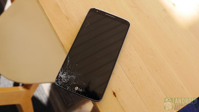 LG G2 thiệt hại nặng sau màn “hành xác” không thương tiếc