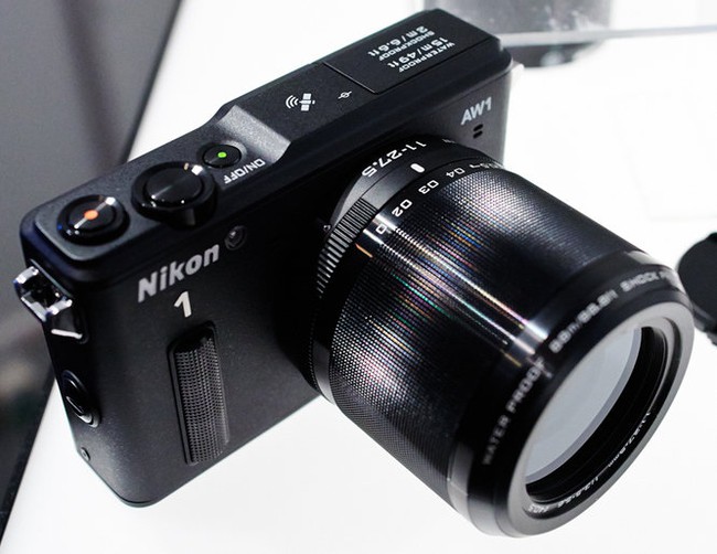 Nikon AW1: máy ảnh mirrorless chống nước đầu tiên trên thế giới