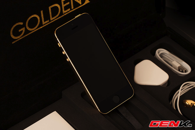 Mở hộp iPhone 5s phiên bản Glossy Gold tại Việt Nam
