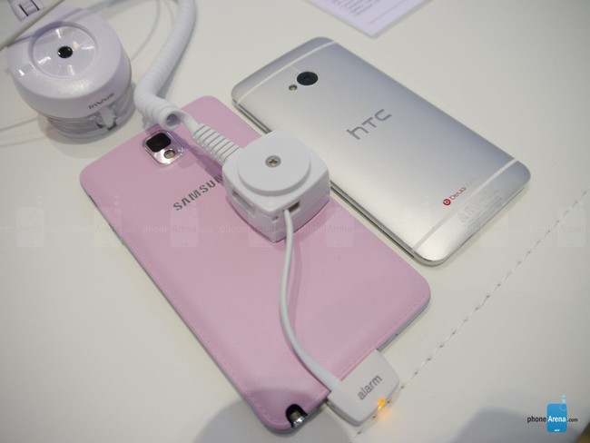 Galaxy Note 3 hồng đọ dáng của HTC One