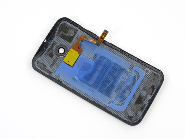 “Mổ bụng” Moto X: Linh kiện cao cấp, bố trí hợp lý