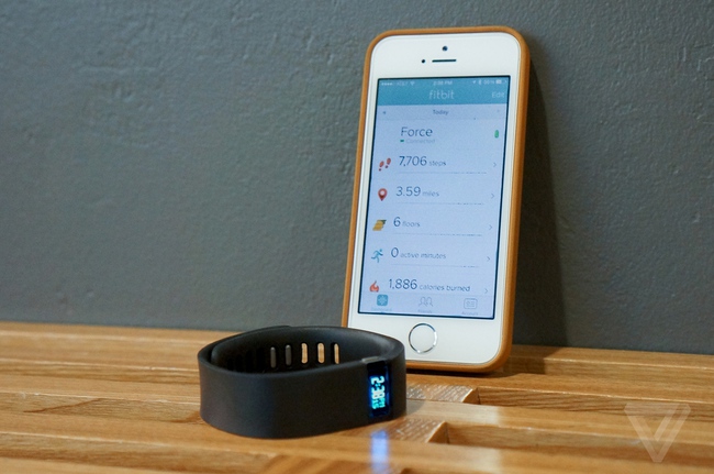 Fitbit ra mắt vòng đeo tay theo dõi sức khỏe thế hệ mới