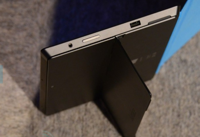 Cận cảnh Surface 2 Pro 