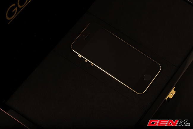 Mở hộp iPhone 5s phiên bản Glossy Gold tại Việt Nam