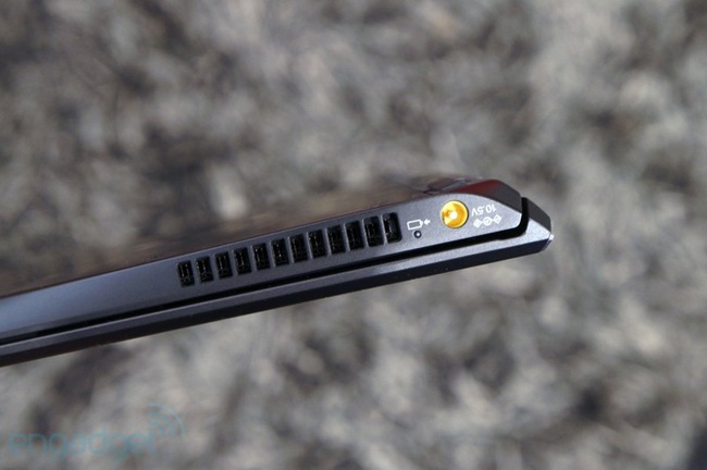 Sony Vaio Pro 11: Siêu nhẹ, pin bền nhưng bàn phím không tốt