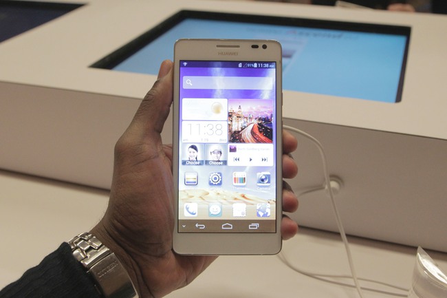 Huawei Ascend D2 có màn hình đẹp hơn cả HTC One và Sony Xperia Z