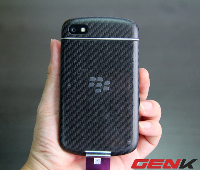 Sờ tận tay Blackberry Q10 bản dành cho lãnh đạo nhà mạng duy nhất tại Việt Nam