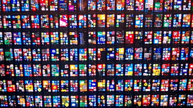 Ngắm màn hình khủng được tạo thành từ 200 smartphone Lumia 820