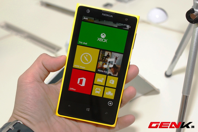 Cận cảnh Lumia 1020, smartphone cuối cùng của bại tướng Nokia