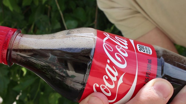 Cách chế tạo "món ăn" độc đáo từ nước Coca Cola