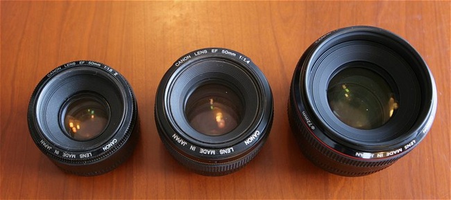  Từ trái qua phải: 50 mm f/1.8 II, 50 mm f/1.4, và 50 mm f/1.2 L.