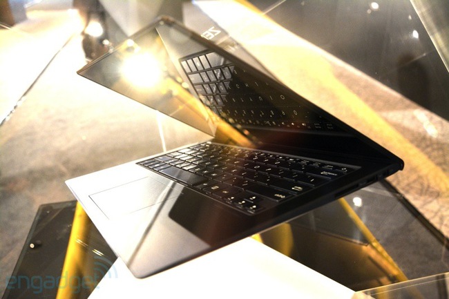 Zenbook Infinity: Ultrabook đầu tiên dùng vỏ kính Gorilla Glass 3, màn hình cảm ứng, bàn phím có đèn nền