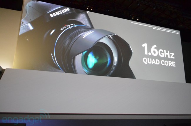 Samsung giới thiệu Galaxy NX, máy ảnh không gương lật chạy Android