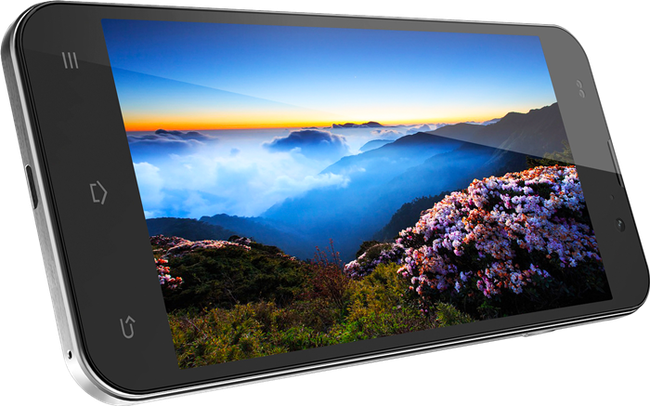 Màn hình máy đạt mật độ điểm ảnh 441ppi cao ngang bằng Galaxy S4.
