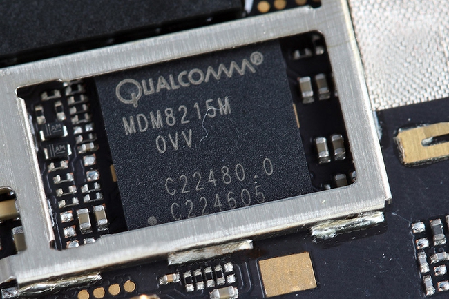  Ảnh 13 - Chip tín hiệu Qualcomm MDM8215M, tương thích các chế độ mạng GSM và WCDMA.