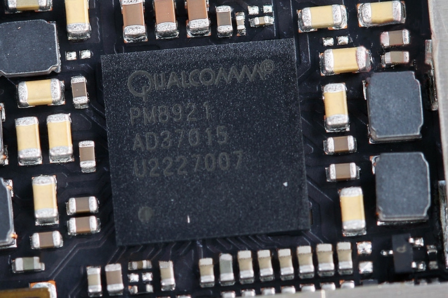  Ảnh 14 - Chip quản lý năng lượng Qualcomm PM8921, giống với LG Nexus 4.