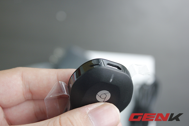 Cận cảnh Google Chromecast: Giải pháp đơn giản để phát nội dung Internet trên TV