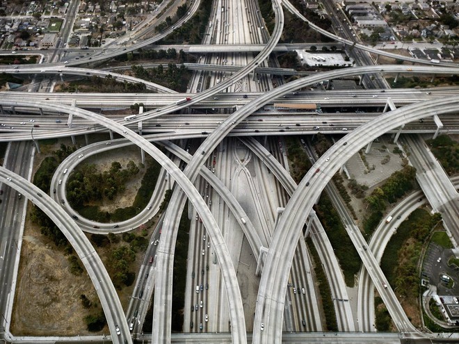  Nút giao thông I-110/105 tại Los Angeles. 