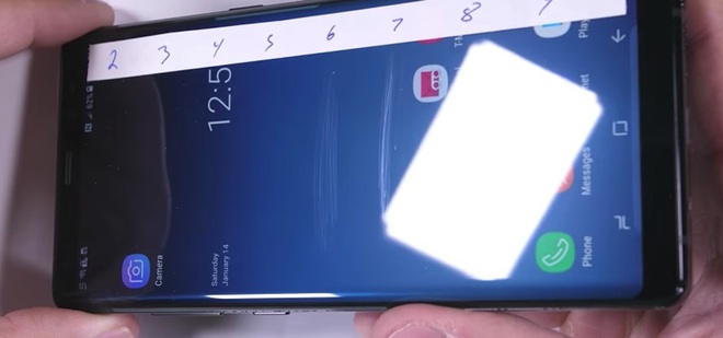  Màn hình của Note 8 có thể chịu xước đến cấp độ 7. 