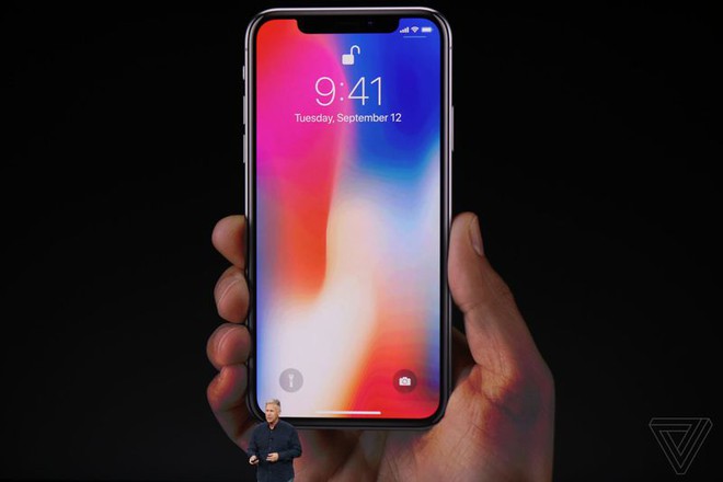  Sẽ có 2 - 3 triệu máy iPhone X được tung ra trong tuần tới. 