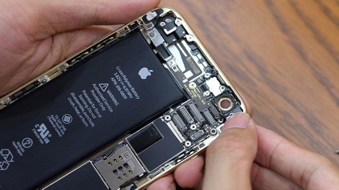 Apple xác nhận khi pin iPhone bị chai sẽ khiến hiệu năng máy bị giảm và dẫn đến hiện tượng sập nguồn. 