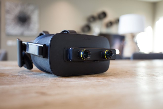  Camera ZED Mini được gắn trên bộ kính VR Oculus để mang lại trải nghiệm AR cho người dùng. 