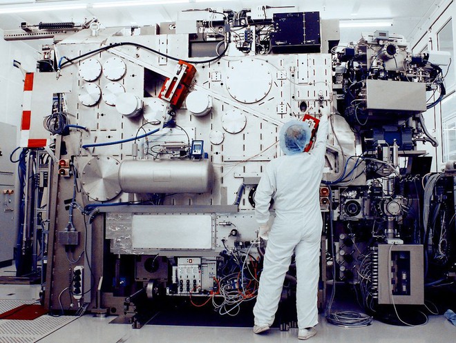  Cỗ máy quang khắc EUV của hãng ASML. 