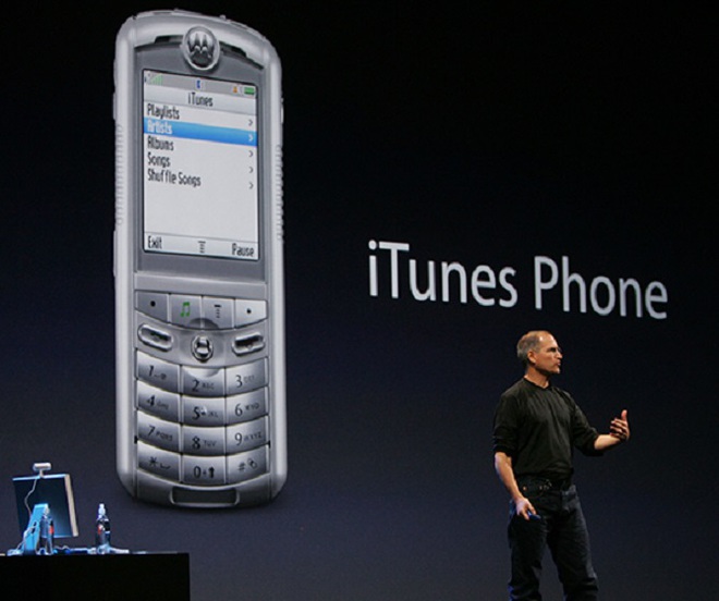 Nhắc đến điện thoại lai iPod, iPhone chỉ là kẻ đến sau.