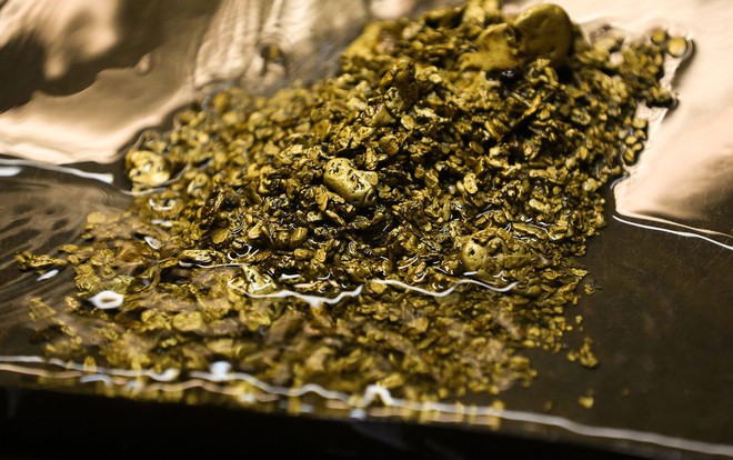 Thụy Sĩ: đãi được 43 kg vàng từ nước thải - Ảnh 1.
