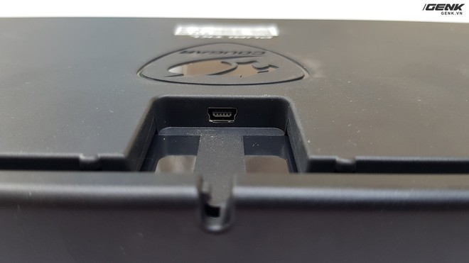  Dây cắm bàn phím được kết nối thông qua cổng Mini USB, tương đối phổ thông với các loại bàn phím cơ trên thị trường hiện nay 