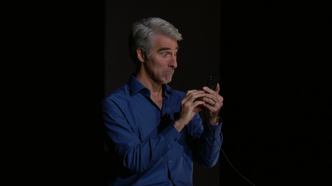 Craig Federighi và màn mở khóa iPhone X bằng FaceID thất bại