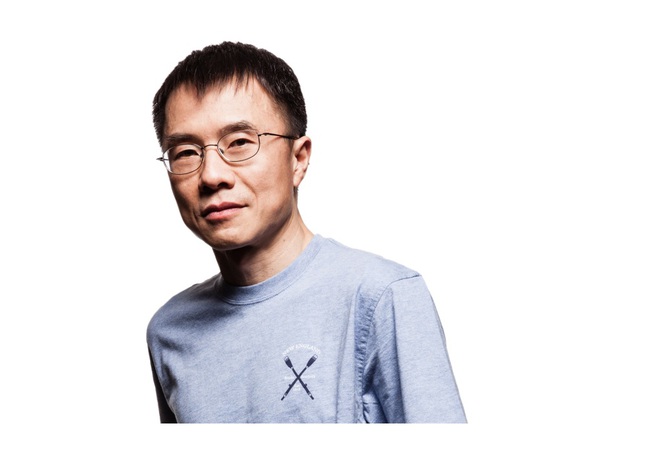  Ông Qi Lu, trước đây là Phó Chủ tịch cấp cao của Microsoft. 