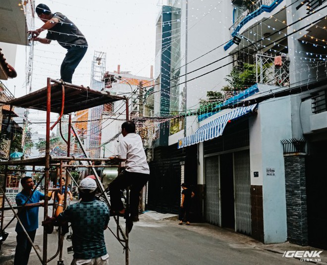Đời sống qua lăng kính smartphone (Kỳ 1): Người dân Sài Gòn nô nức trang trí phố xá đón Noel đến gần - Ảnh 12.