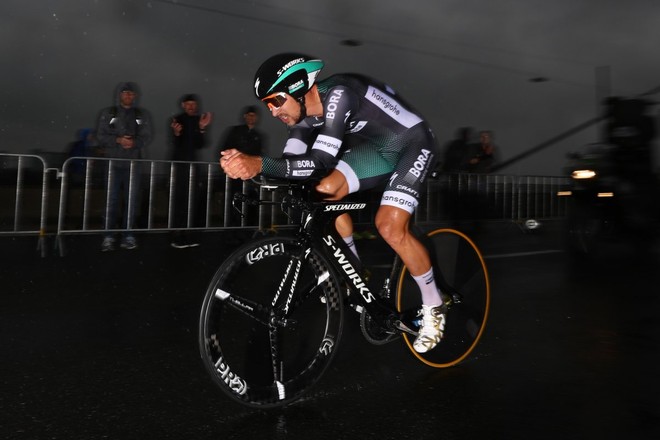 Peter Sagan (BORA-Hansgrohe) cùng chiếc Specialized S-Works Shiv