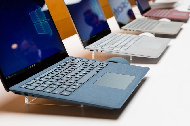 Microsoft bị đồn thổi khai tử Surface khi mới chỉ vừa ra mắt Surface Laptop được vài tháng.