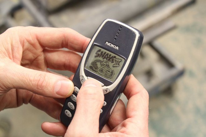  Đây là Nokia 3310 đời mới, có màu, có máy ảnh, có mp3, có internet, có tất tần tật. 