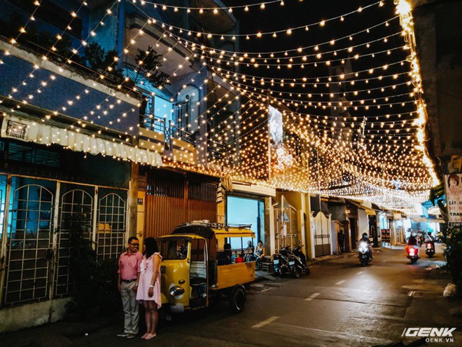 Đời sống qua lăng kính smartphone (Kỳ 1): Người dân Sài Gòn nô nức trang trí phố xá đón Noel đến gần - Ảnh 16.