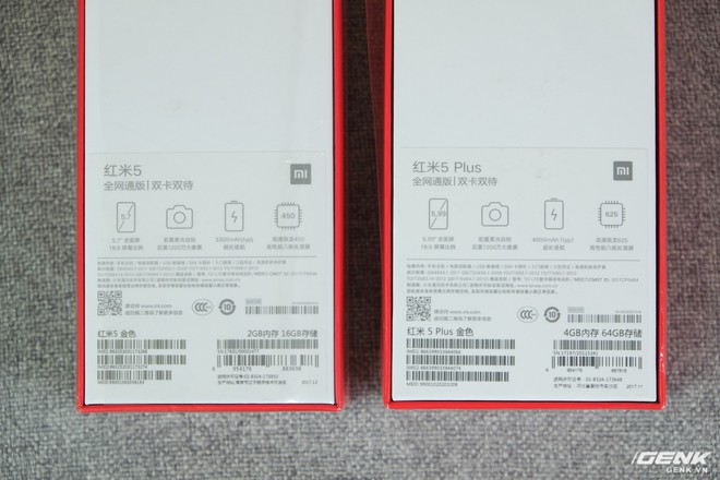  Chiếc Redmi 5 mà chúng tôi trên tay là phiên bản rẻ nhất với dung lượng RAM/ROM 2GB/16GB, còn Redmi 5 Plus là phiên bản 4GB/64GB cao cấp nhất 