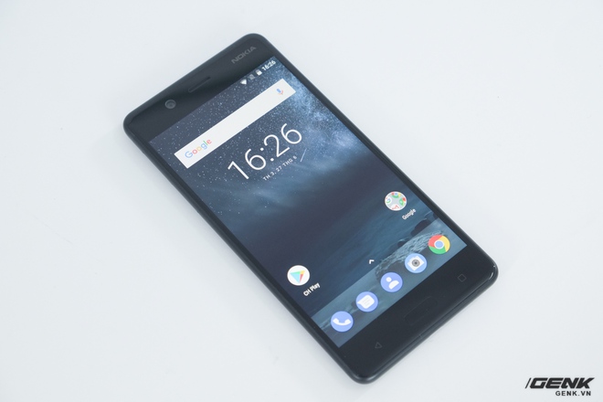  Nokia 5 sở hữu thiết kế khá giống Nokia 3 được phóng to một chút. Máy sở hữu màn hình 5.2 inch, lớn hơn so với mức 5 inch của Nokia 3. 