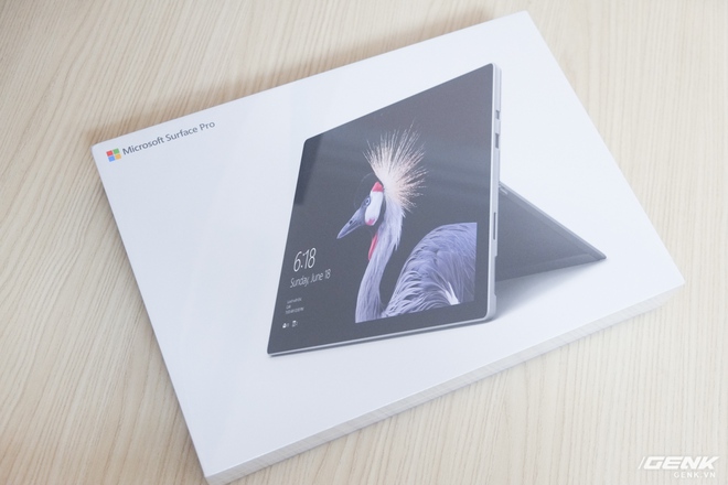  Hộp của Surface Pro mới 
