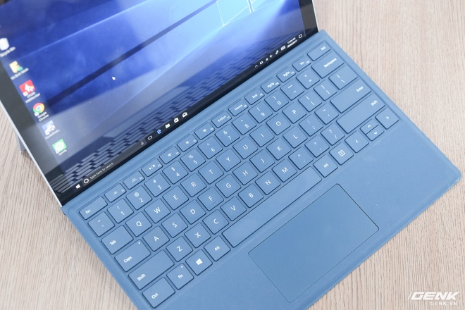  Do có cách bố trí tương tự nhau, phụ kiện bàn phím Type Cover của Surface Pro 4 hoàn toàn tương thích với Surface Pro thế hệ mới​ 