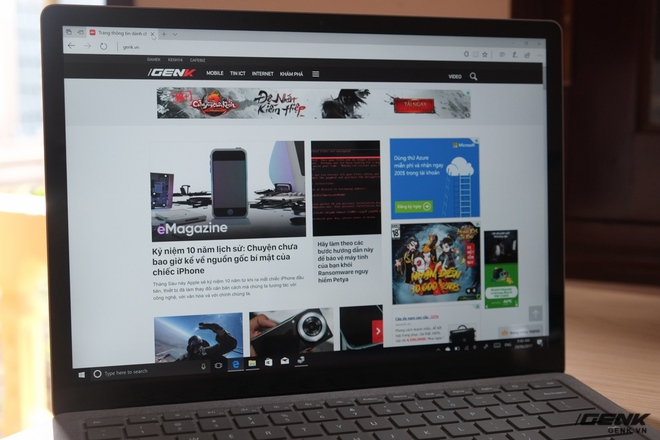  Surface Laptop sở hữu màn hình 13.5 inch PixelSense, hỗ trợ cảm ứng và bút Surface Pen 