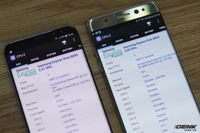  Galaxy S8 sở hữu con chip Exynos 8895 (hoặc Snapdragon 835) cho hiệu năng cao hơn một chút so với Exynos 8890 của Galaxy Note FE. Cả hai đều được trang bị RAM 4GB và bộ nhớ trong 64GB, trong đó bộ nhớ trong của Galaxy S8 sử dụng chuẩn UFS 2.1 nhanh hơn. 