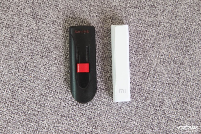  Kích thước của thiết bị này rất nhỏ gọn, chỉ ngang bằng một chiếc USB Flash Drive 